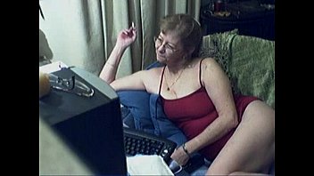 Mature puts on a private cam show - Bunniesoflincoln.com