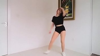 wiggle wiggle - hellovenus dance decorate by anna mor